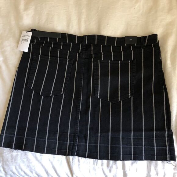 Tinsel Denim Couture Skirt Size 33 NWT - Picture 2 of 3